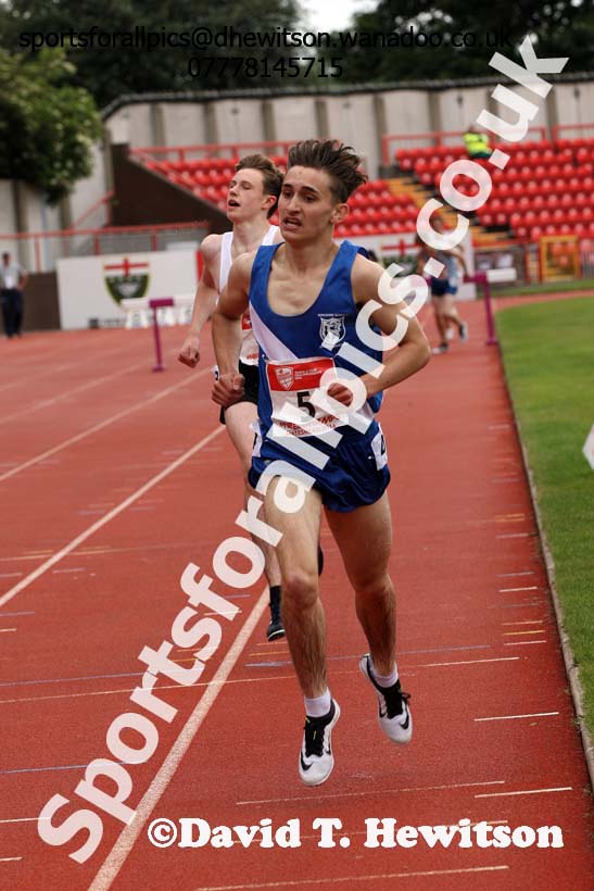 Inter boys 1500 metres steeplechase, English Schools Track and Field. Photo: David T. Hewitson/Sports for All Pics